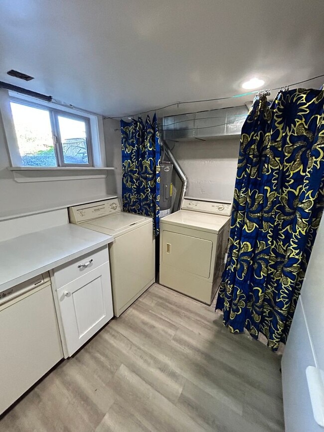 Building Photo - 1407 X Ave