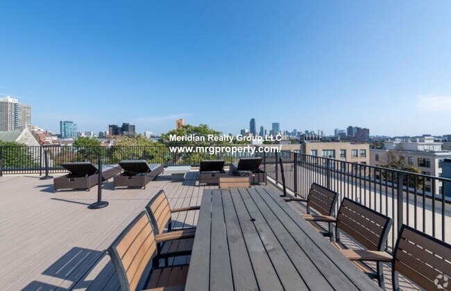 Building Photo - 1476 Tremont St