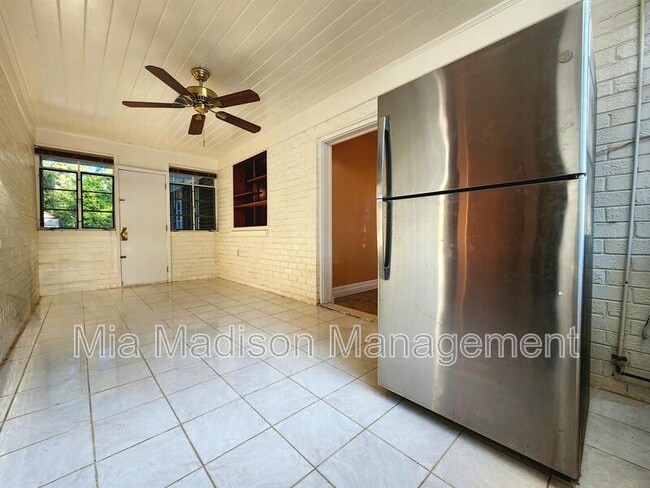 Building Photo - 102 Chippewa Dr