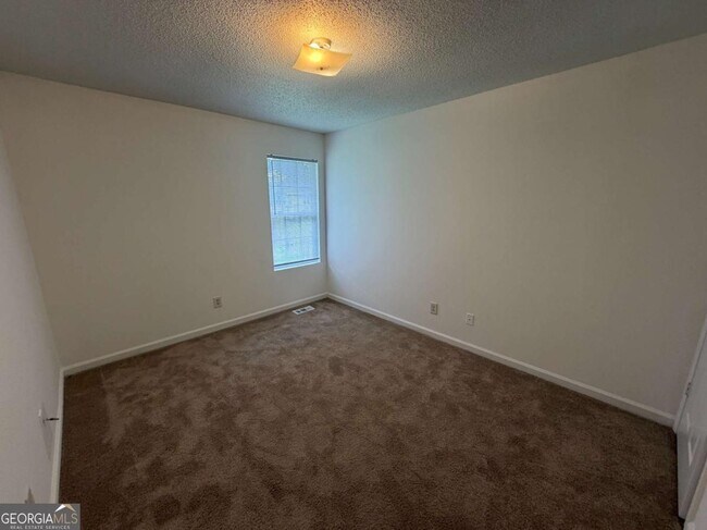 Building Photo - 1613 Fort Perry Way