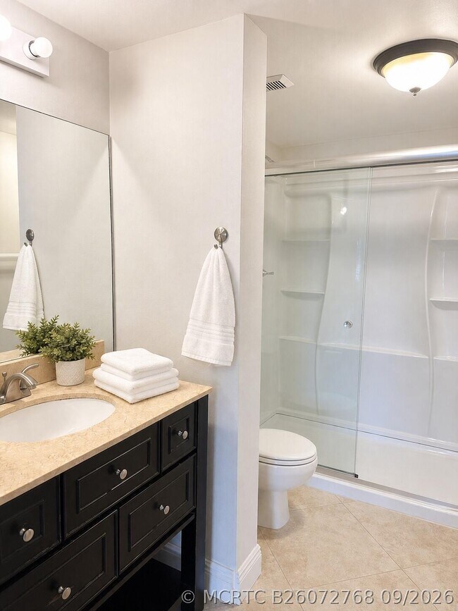 Building Photo - 6716 Palmetto Cir S