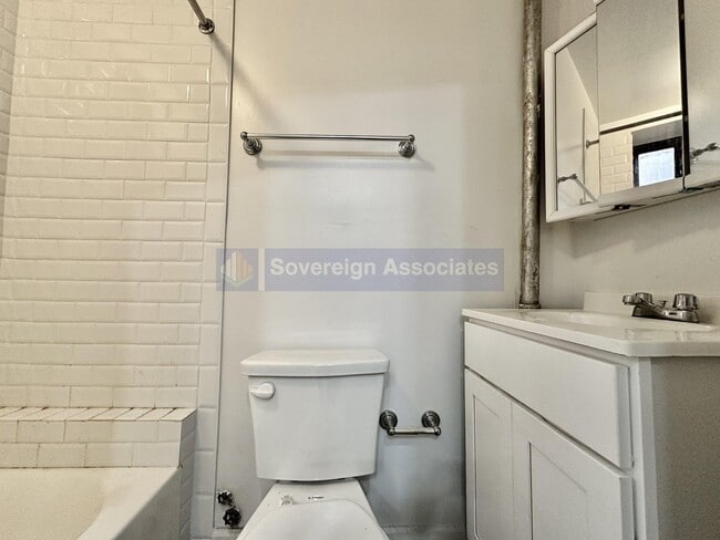Building Photo - 401 E 68th St