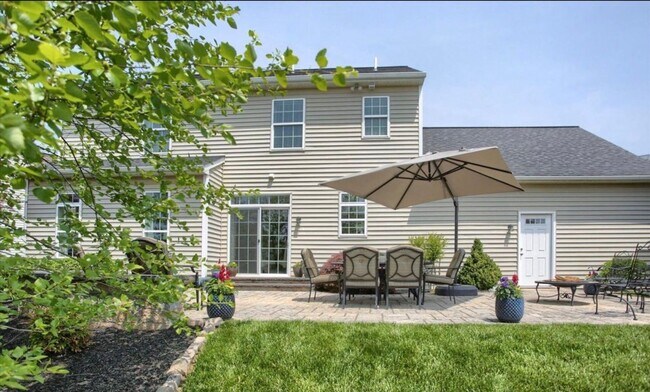Building Photo - 834 Northern Spy Dr