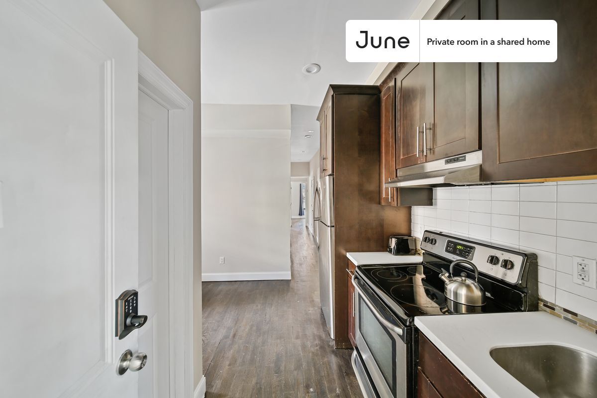 Building Photo - Room in Shared 4 bed/2 bath home