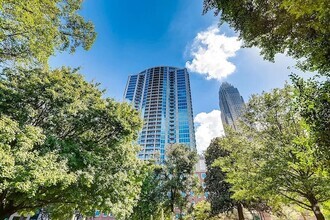 Building Photo - High End -1B1B in Uptown N church St