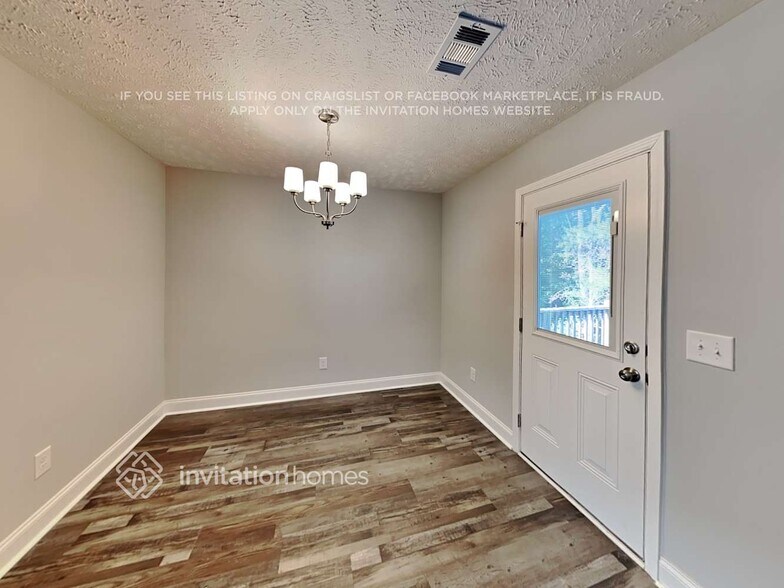 Building Photo - 837 Cedar Ln