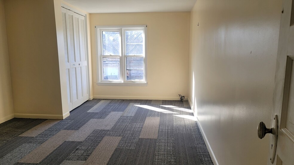 Building Photo - 658 S Rockhill Ave