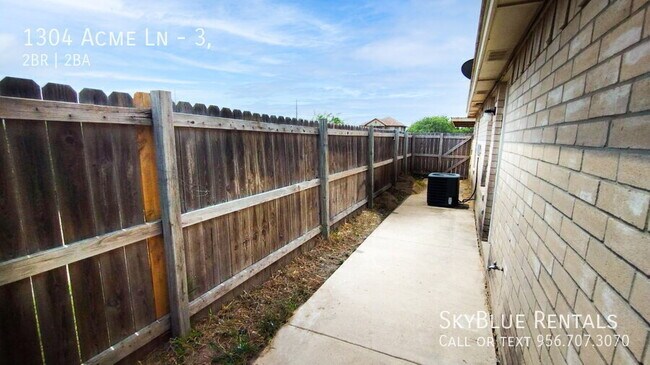 Building Photo - 1304 Acme Ln