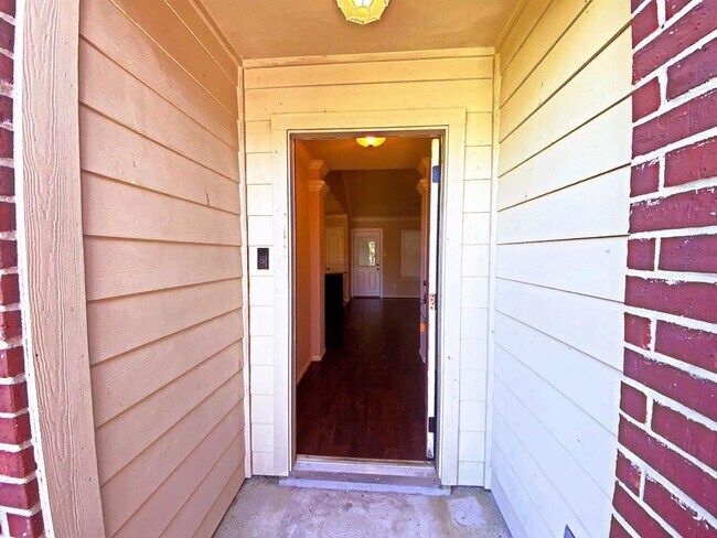 Building Photo - 16318 Long Valley Ct