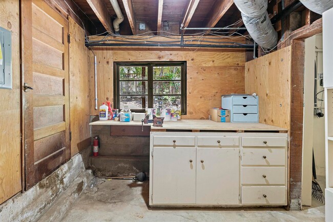 Building Photo - Large, Beautiful Upper Piedmont Home