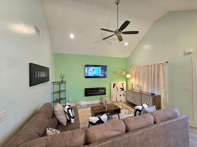 Building Photo - 4034 Waterfield Ln