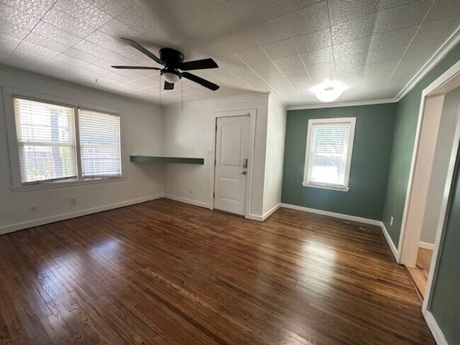 Building Photo - Updated - Wood Floors - 2/1