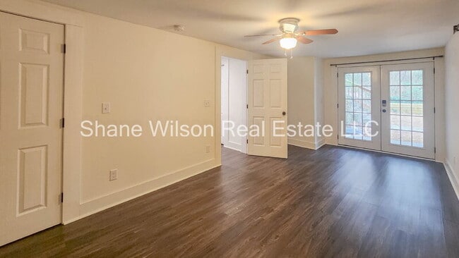 Building Photo - 3610 Anderson Ave