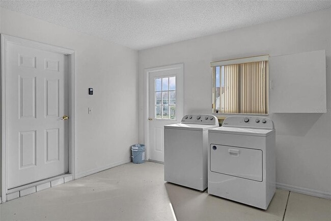 Building Photo - 9389 SE 174th Loop