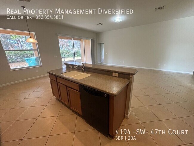 Building Photo - 4194 SW 47th Ct