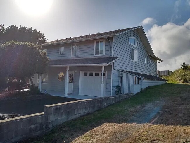 Primary Photo - Unique Ocean Front House