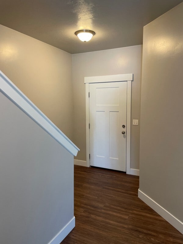 Building Photo - 847 Gleneagle Ct