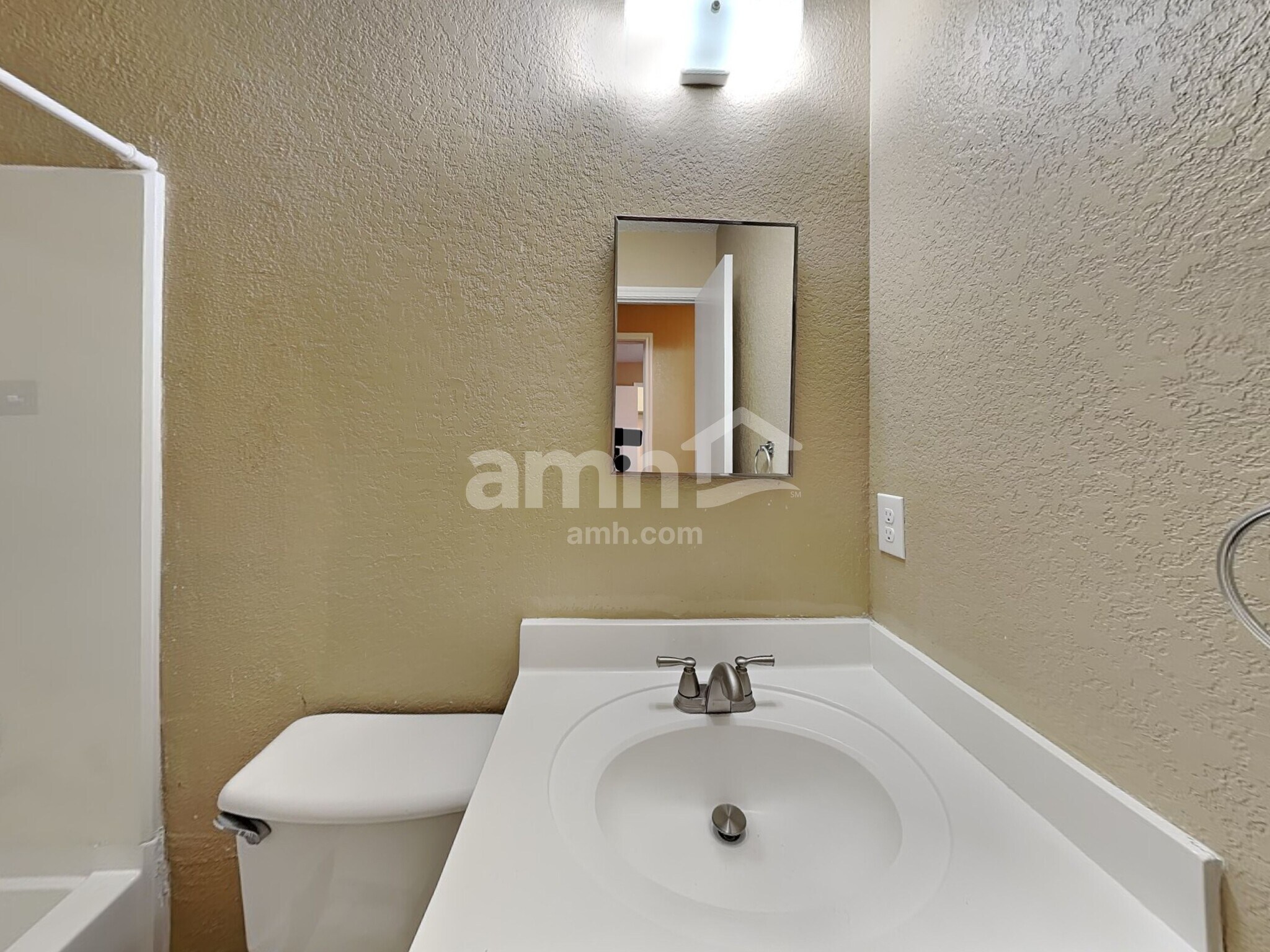 Building Photo - 1312 Greenleaf Ct