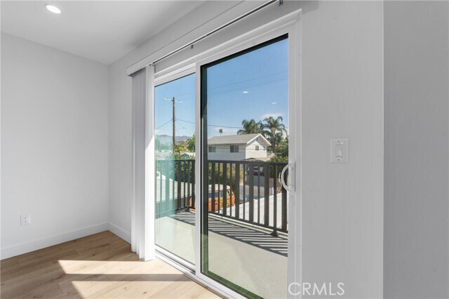 Building Photo - 11140 Woodley Ave