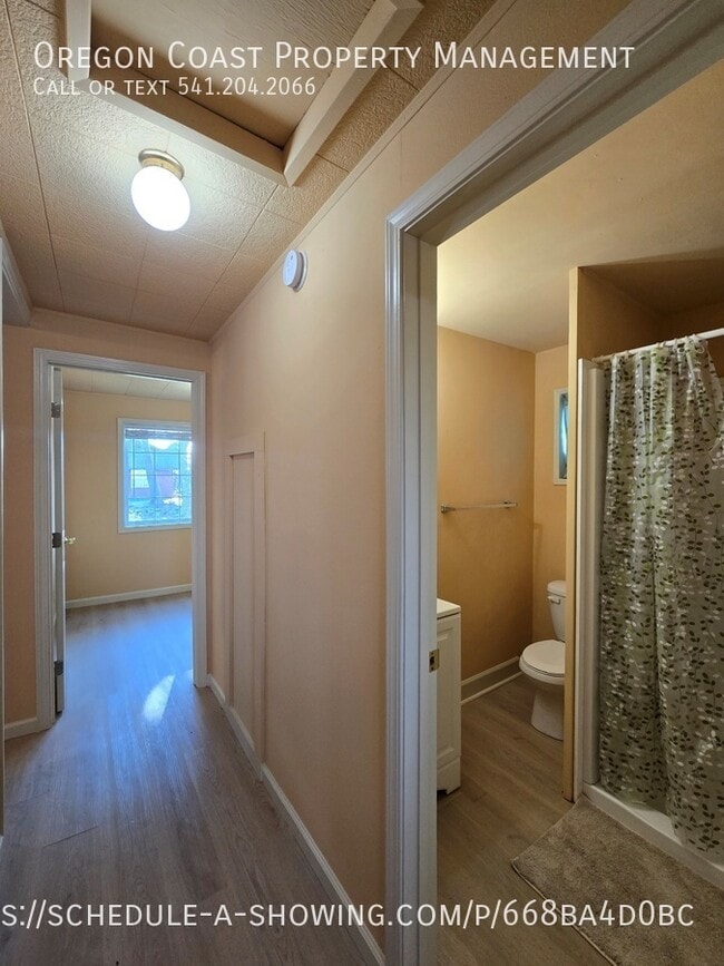 Building Photo - 1441 NW 20th St