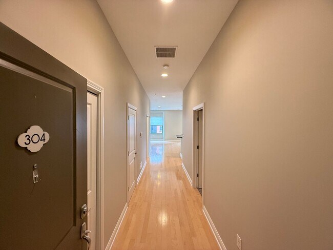 Building Photo - Indianapolis Athletic Club Condo