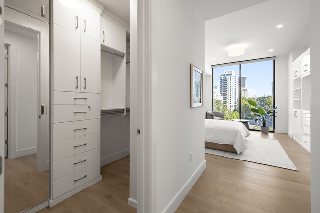 Building Photo - 2425 Peachtree Rd NE