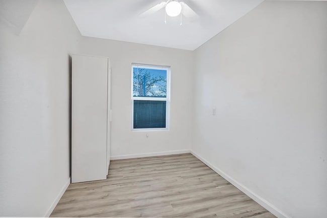 Building Photo - Darling 3/1 Duplex in Oakhurst