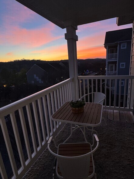 Building Photo - 8205 Lenox Creekside Dr