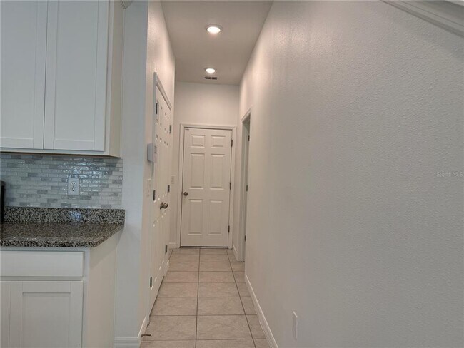 Building Photo - 15025 Willow Arbor Cir