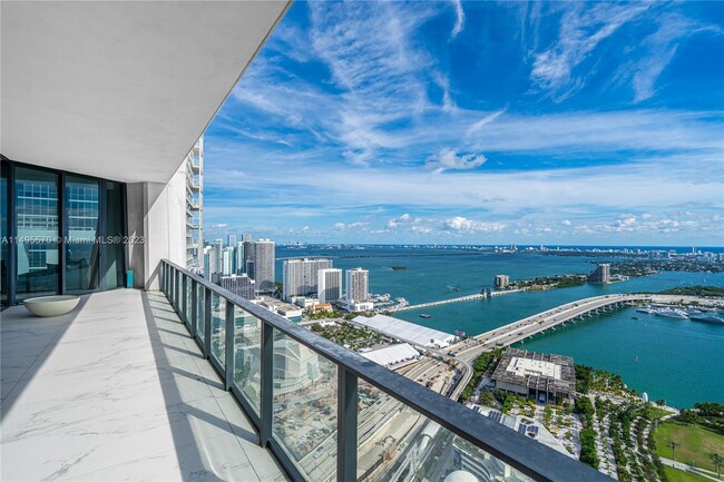 Building Photo - 1000 Biscayne Blvd