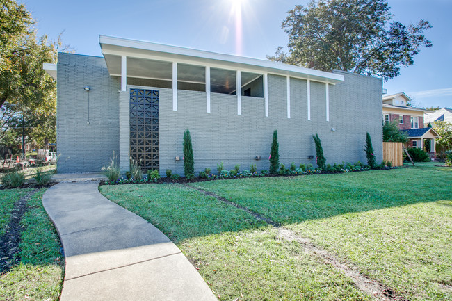 Building Photo - The Wilshire Apartments