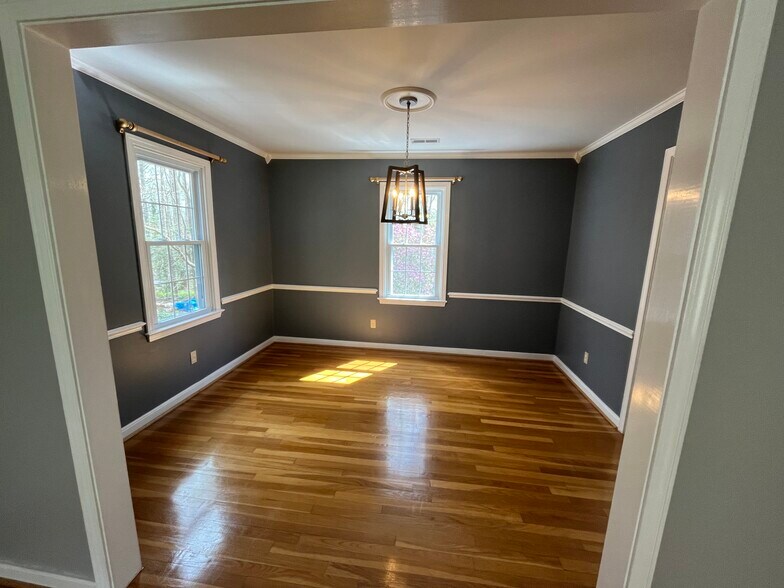 Dining room - 2206 Cedar Crest Rd