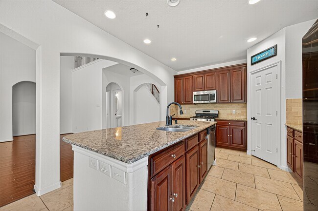Building Photo - 15 Hadlock Pl