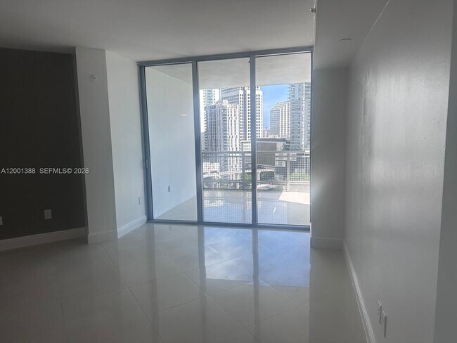 Building Photo - 350 S Miami Ave