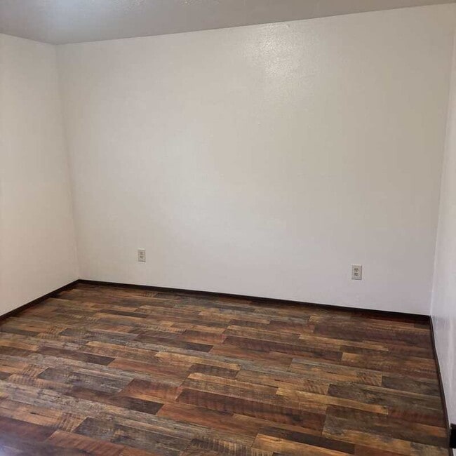 Building Photo - 274 Shakemill Rd