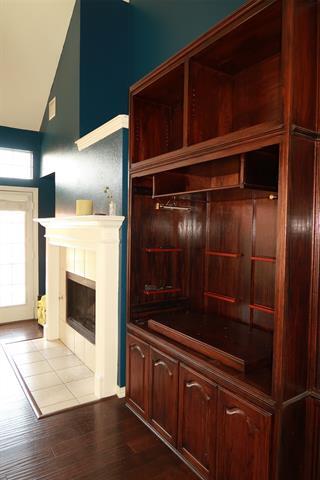 Building Photo - 6307 Lakewood Dr