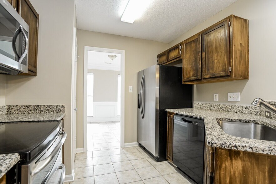 Building Photo - 14133 Southbridge Forest Dr