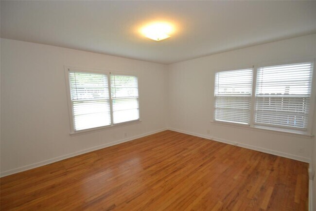 Building Photo - 1211 Ridgemont Dr