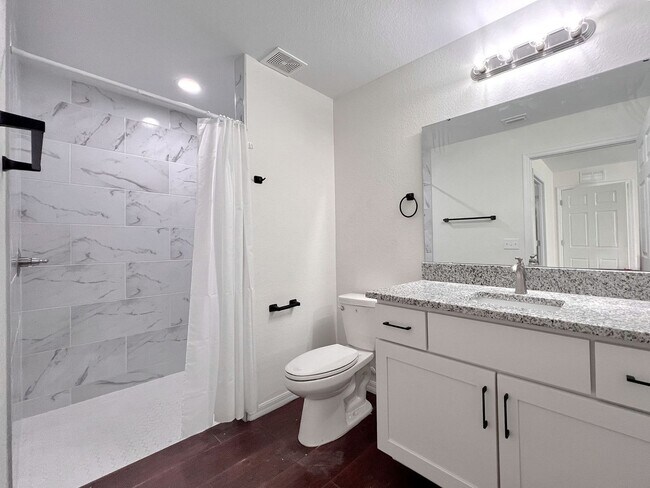 Building Photo - Beautiful Three-bedroom Corner Lot Home