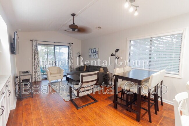 Building Photo - 4109 Pinehurst Cir