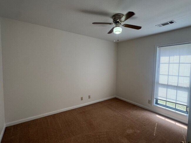 Building Photo - Patio Home with Great Location