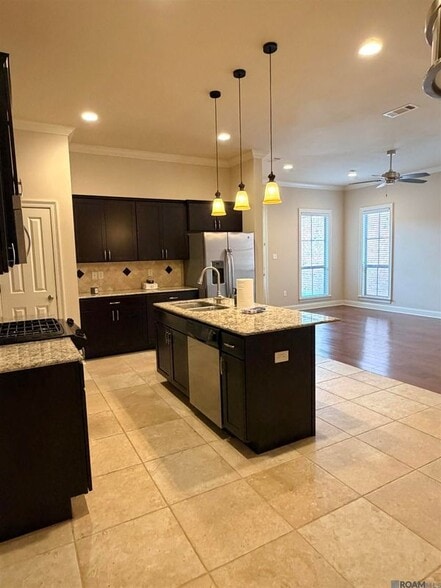 Building Photo - 7863 Seville Ct