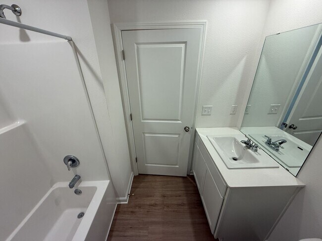 Building Photo - 4615 Carlstrom Ln