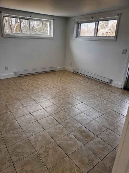 living room - 326 Vineyard Ave