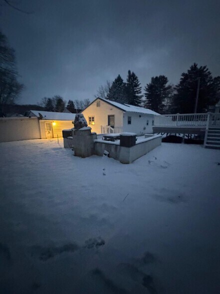 Building Photo - 325 Richfield St