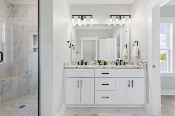 Building Photo - 305 Lineback Pl