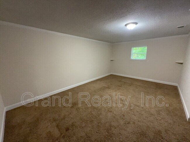 Building Photo - 4429 Amberwood Cir