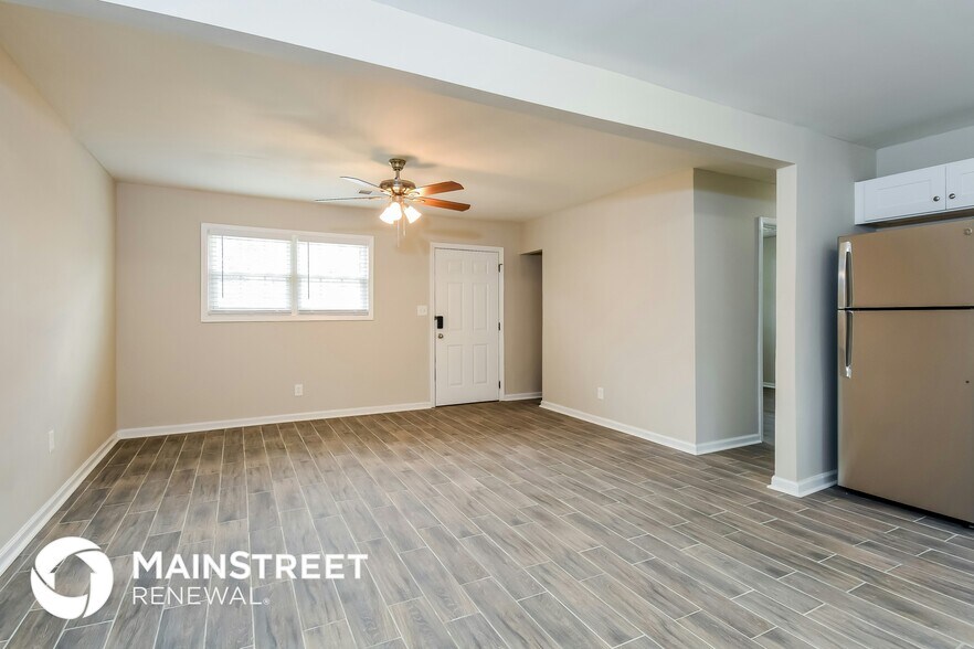 Building Photo - 3715 Meadowview Dr