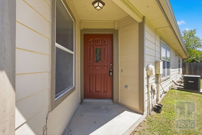 Building Photo - 228 Pearl Lake Dr