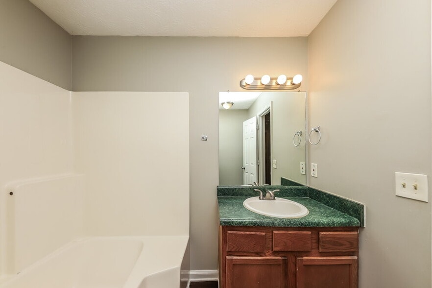 Building Photo - 187 Sherwood Forest Dr